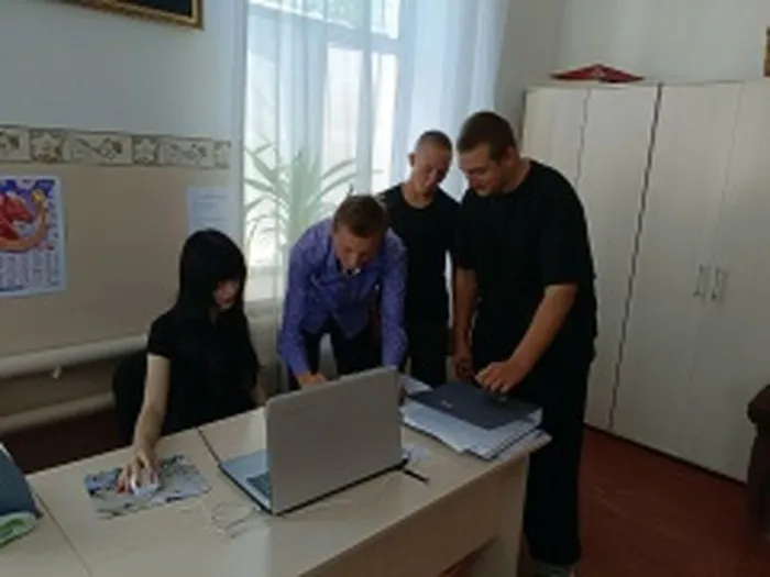 п